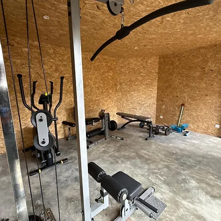 Maison Centre 10 Pers Salle De Sport Airvault